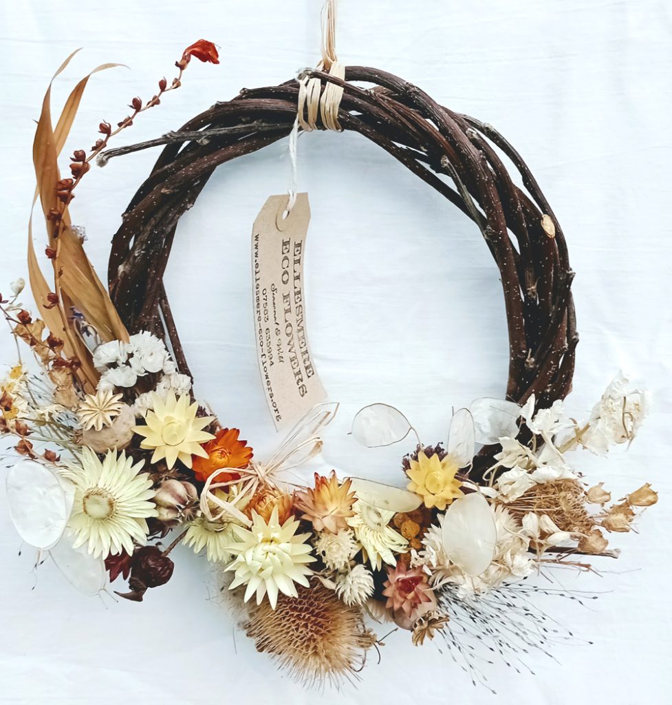 Cream Dried Flower Wreath 01