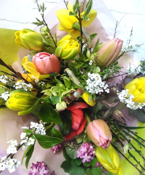 Spring fresh flower bouquet delivery